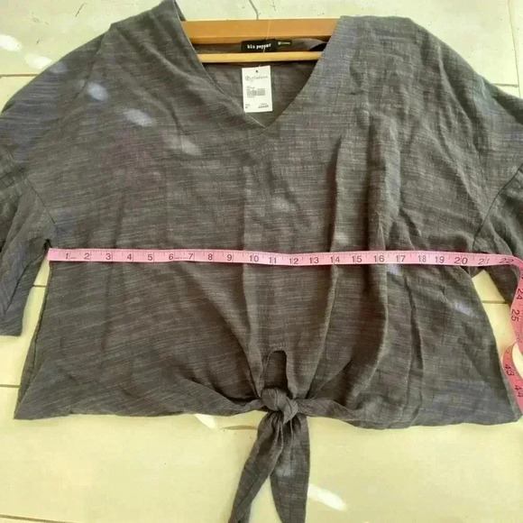 Blu Pepper Linen Cotton Top Womens Medium Gray 3/4 Ruffle Bell Sleeve NWT - Picture 3 of 8